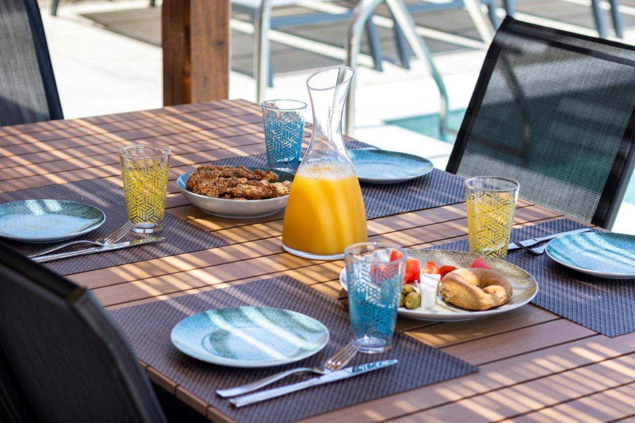 אפיארטיס Cato Agro 4, Seafront Villa With Private Pool מראה חיצוני תמונה