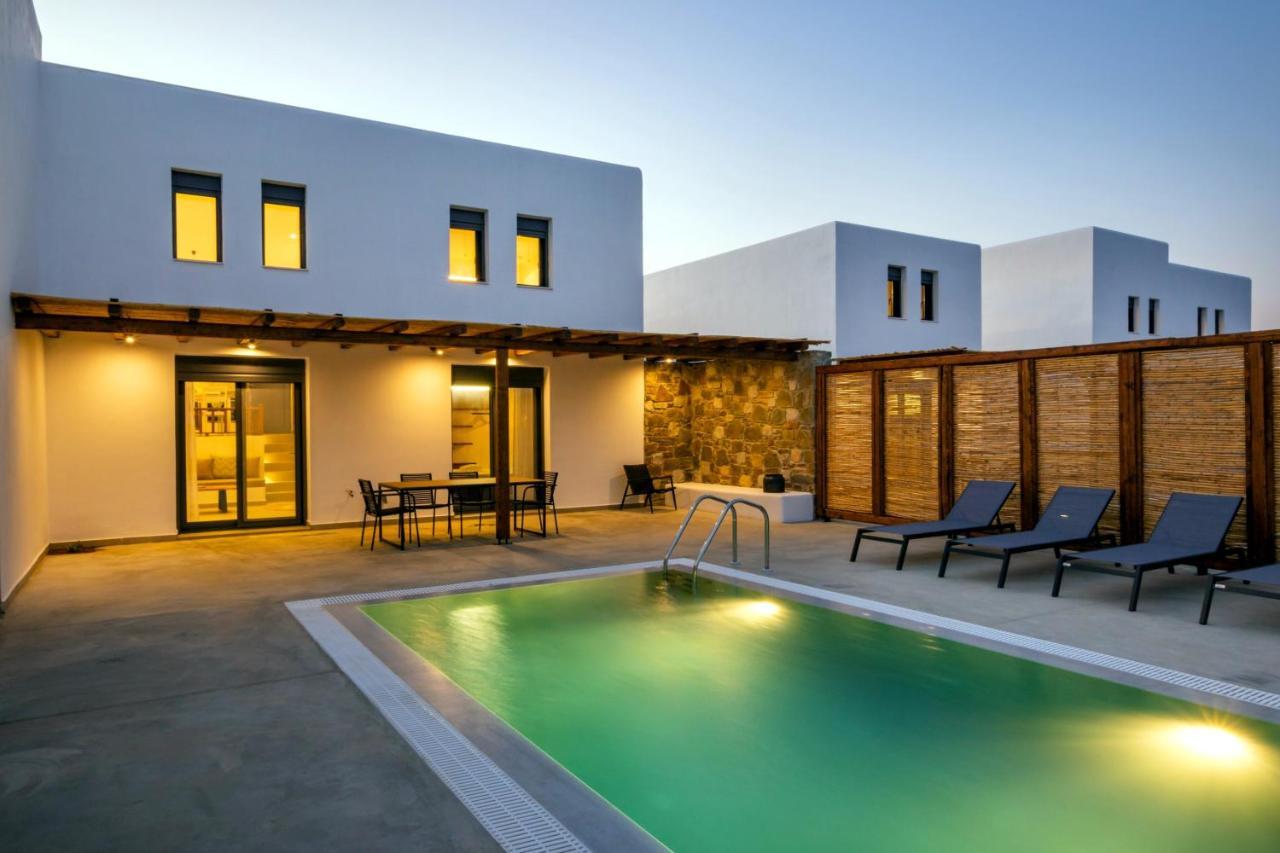 אפיארטיס Cato Agro 4, Seafront Villa With Private Pool מראה חיצוני תמונה