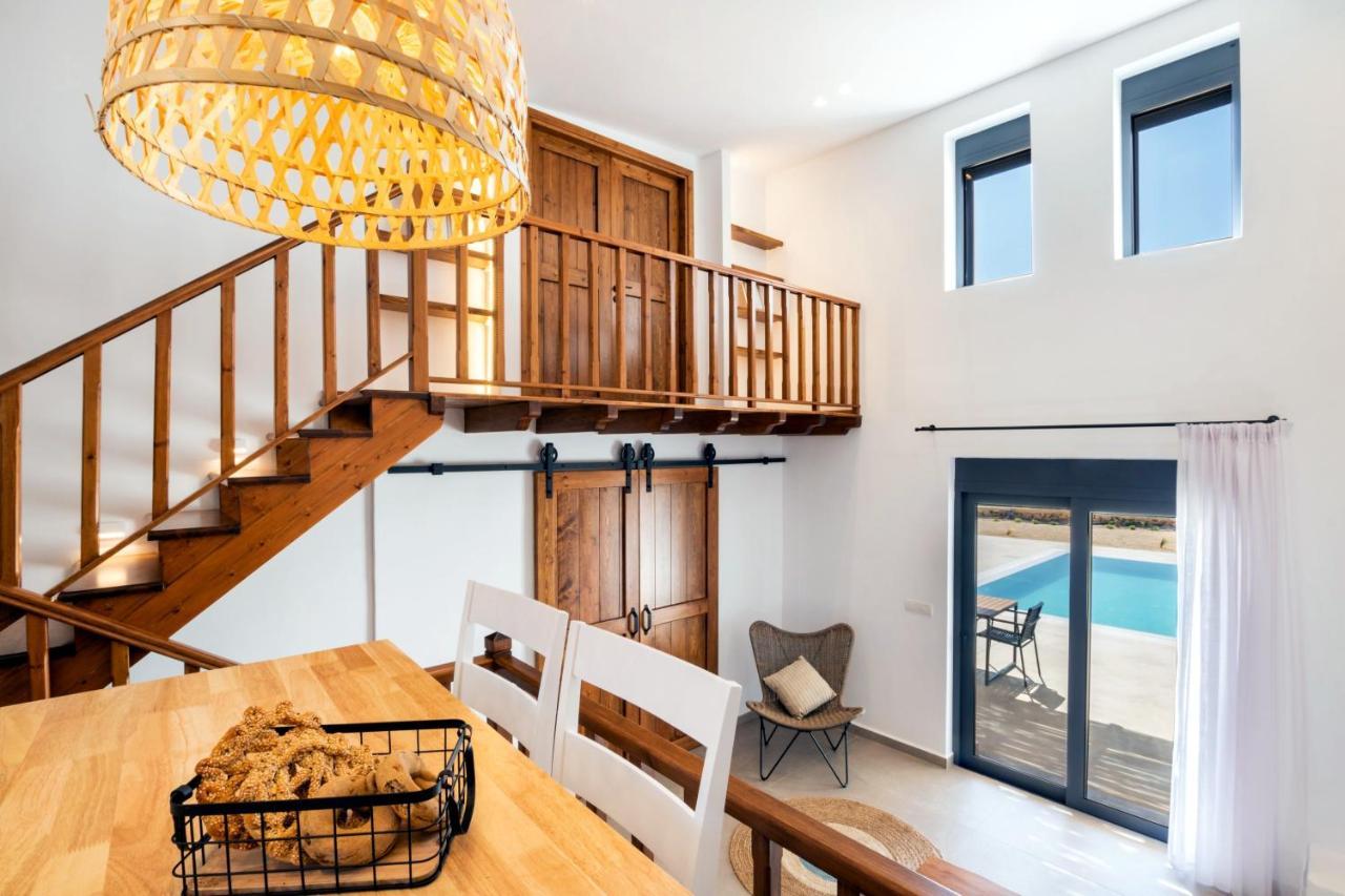 אפיארטיס Cato Agro 4, Seafront Villa With Private Pool מראה חיצוני תמונה