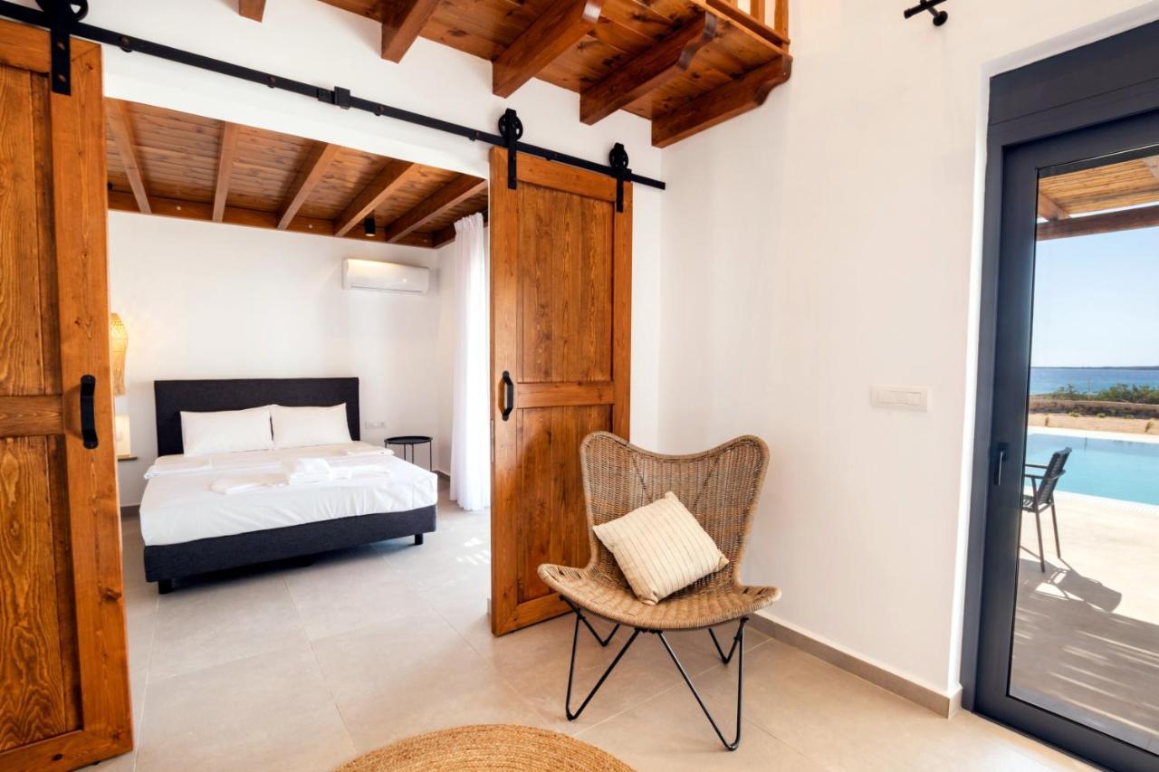 אפיארטיס Cato Agro 4, Seafront Villa With Private Pool מראה חיצוני תמונה