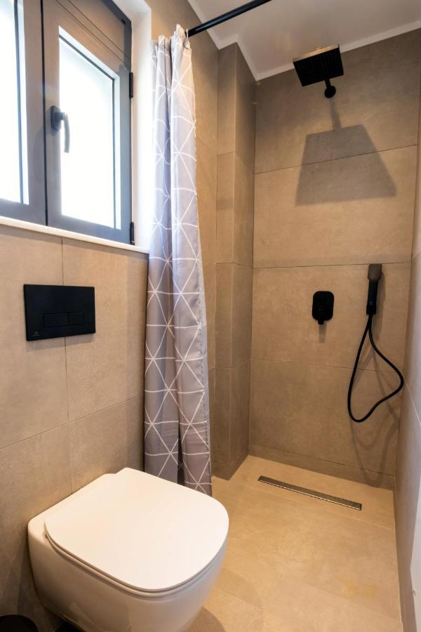 אפיארטיס Cato Agro 4, Seafront Villa With Private Pool מראה חיצוני תמונה