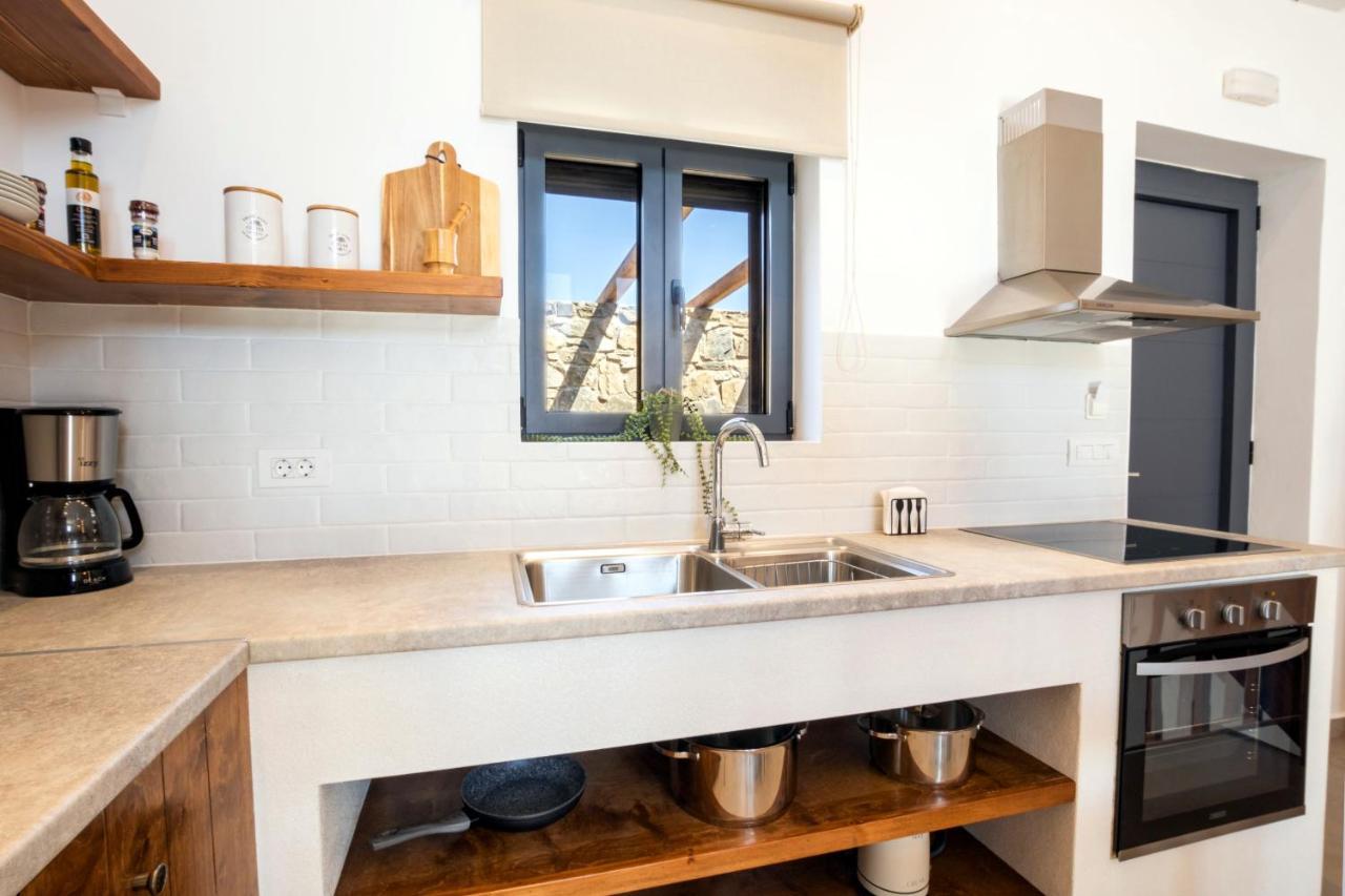 אפיארטיס Cato Agro 4, Seafront Villa With Private Pool מראה חיצוני תמונה